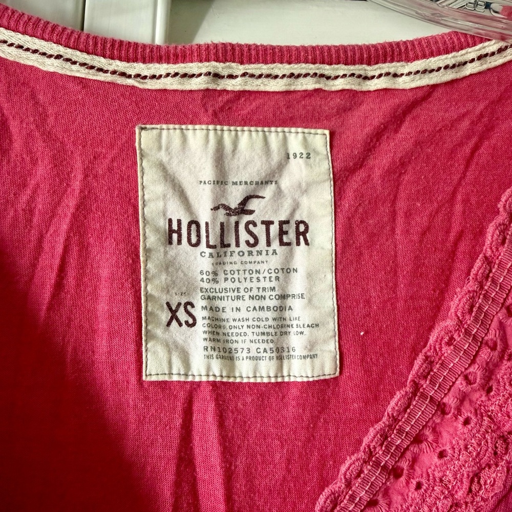 Hollister Fuchsia Long-Sleeve V-Neck Lace-Trim Top - Picture 2 of 3